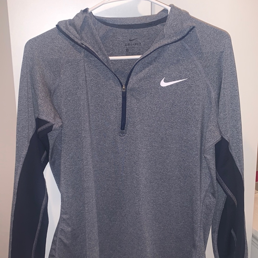 NIKE PRO DRI FIT ACTIVE TOP NAVY